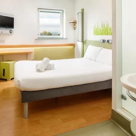 Ibis Budget Arena 2*